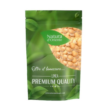 Raw macadamia nuts