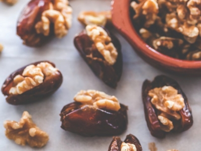 Datteri ripieni con mascarpone e noci: una ricetta da sperimentare!