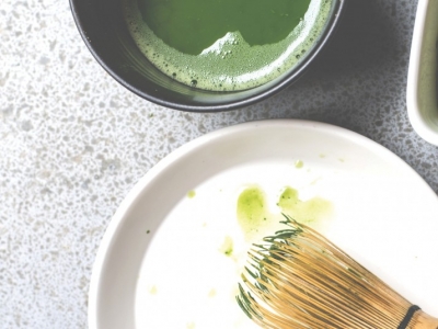 La tradizionale cerimonia per la preparazione del té matcha
